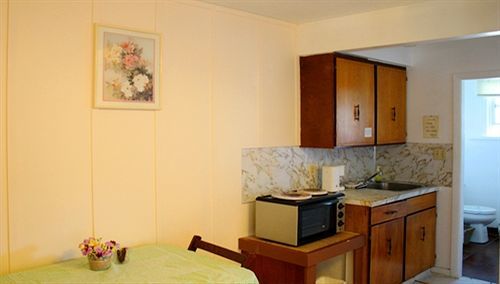 Cozy Court Motel Сешелт Екстериор снимка