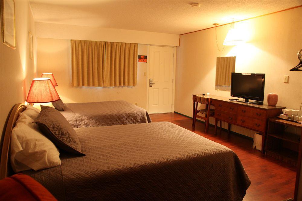 Cozy Court Motel Сешелт Екстериор снимка
