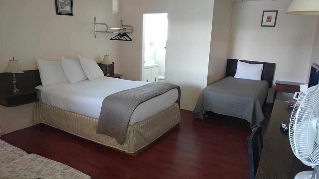Cozy Court Motel Сешелт Екстериор снимка