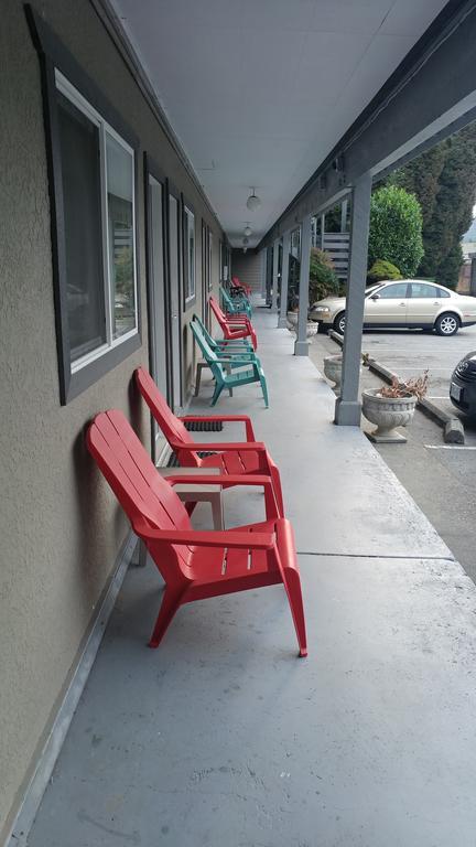 Cozy Court Motel Сешелт Екстериор снимка
