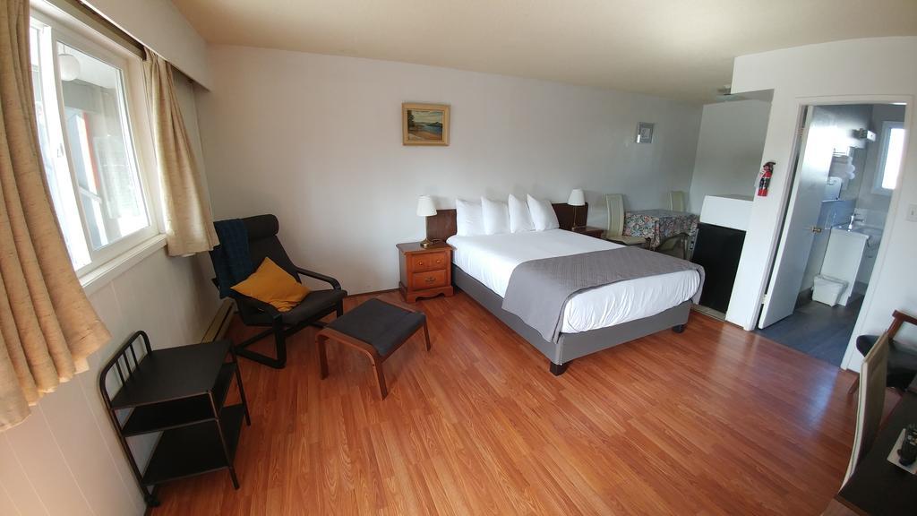Cozy Court Motel Сешелт Екстериор снимка
