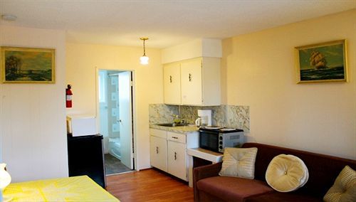 Cozy Court Motel Сешелт Екстериор снимка