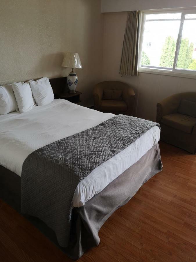 Cozy Court Motel Сешелт Екстериор снимка